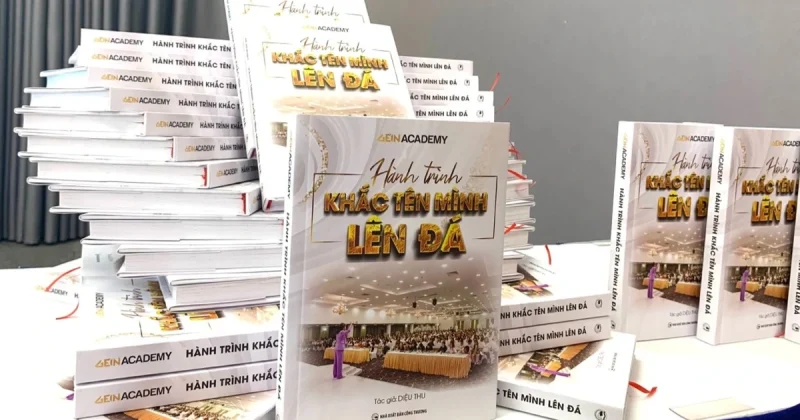 Sách "Hành Trình Khắc Tên Mình Lên Đá" - Hình ảnh 2